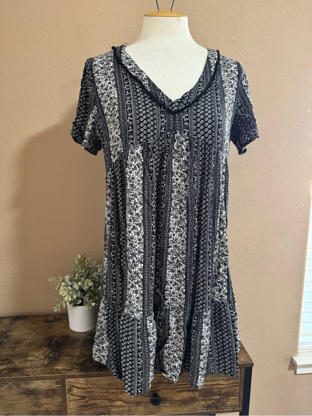 Knox Rose Black & White Printed Short Sleeve Swing Dress